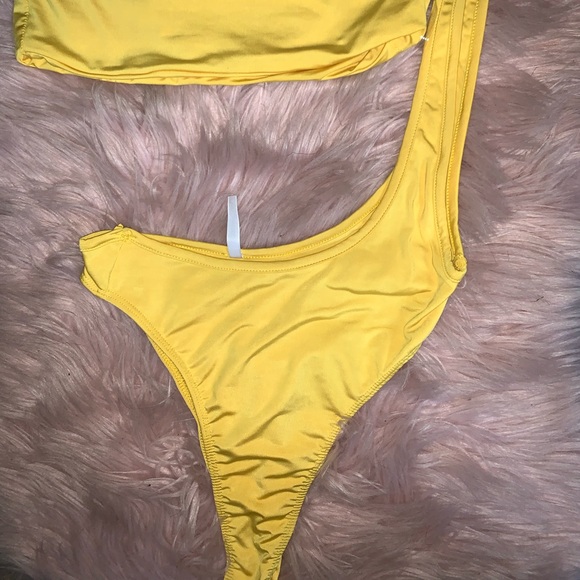 Diva boutique two piece swim - Picture 2 of 2